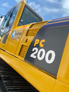 KOMATSU PC200-8N1